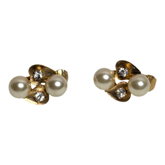 Vtg Dainty Gold Tone Pearl Cluster Clip On Earrings - Picture 1 of 7